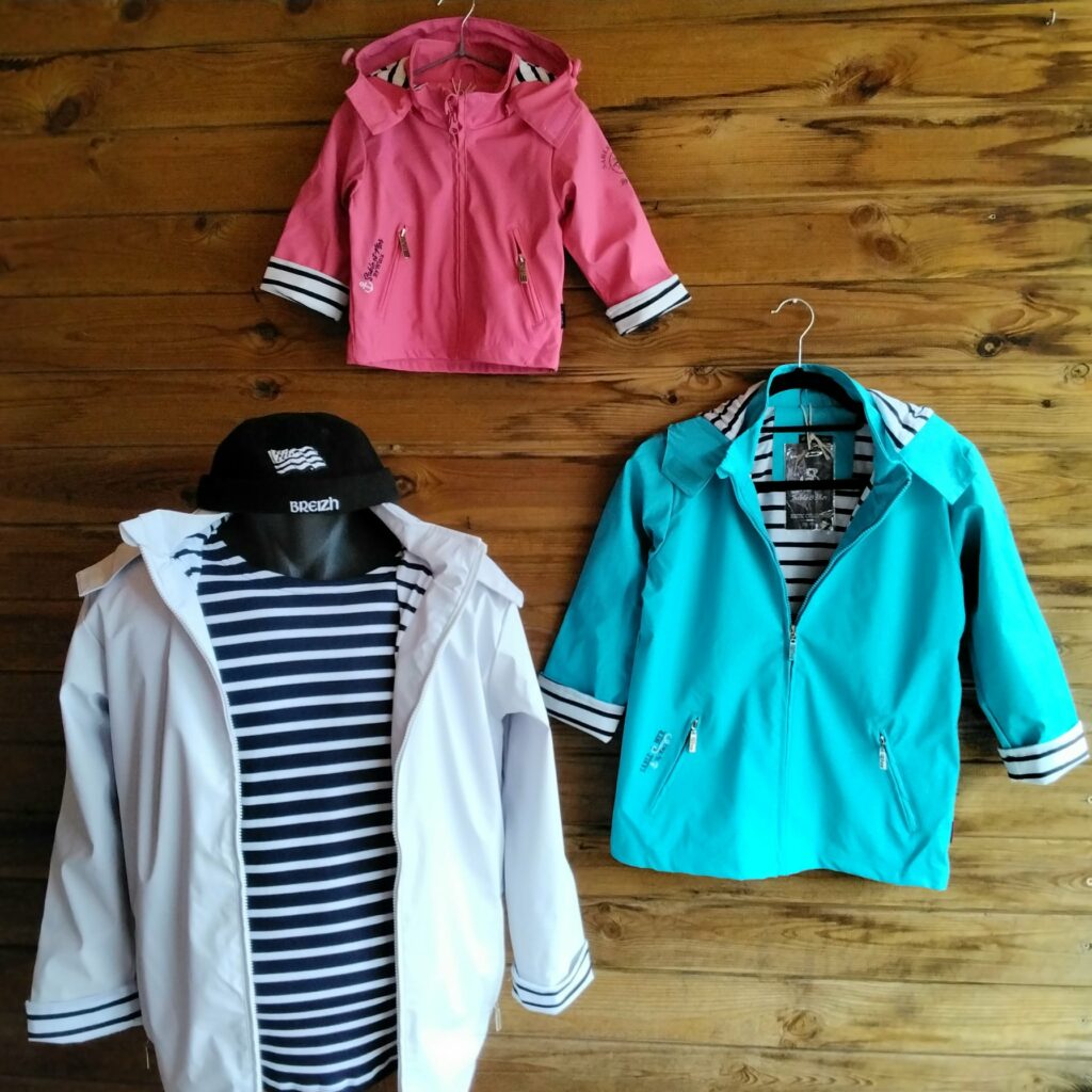 Vêtements marins et autres : ciré coloré enfant