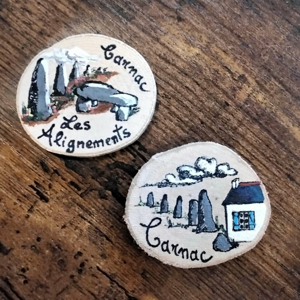 Création Artisanale Magnets bois peinture acrylique menhirs